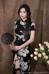 Nan Qiao XiuRen No.10655 Exudes Modern Oriental Charm in a Stunning Floral Dress-23