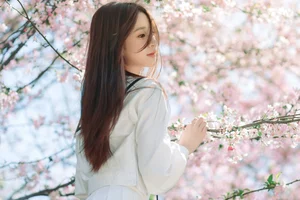Spring Muse: Pure Elegance in JK Uniform Amidst Blossoms-22
