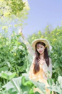 Golden Hour Glow: Ethereal Portrait Photography in Sun-Drenched Flower Fields – Art Language Vol.9109 featuring Model Xiao Yi-0