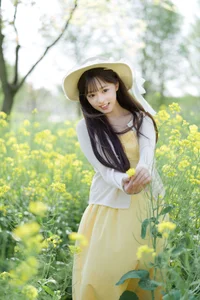 Golden Hour Glow: Ethereal Portrait Photography in Sun-Drenched Flower Fields – Art Language Vol.9109 featuring Model Xiao Yi-2