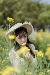 Golden Hour Glow: Ethereal Portrait Photography in Sun-Drenched Flower Fields – Art Language Vol.9109 featuring Model Xiao Yi-29