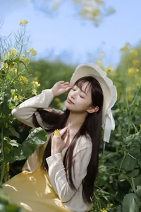 Golden Hour Glow: Ethereal Portrait Photography in Sun-Drenched Flower Fields – Art Language Vol.9109 featuring Model Xiao Yi-9