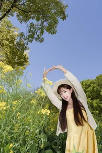 Golden Hour Glow: Ethereal Portrait Photography in Sun-Drenched Flower Fields – Art Language Vol.9109 featuring Model Xiao Yi-27