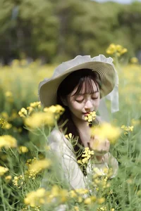 Golden Hour Glow: Ethereal Portrait Photography in Sun-Drenched Flower Fields – Art Language Vol.9109 featuring Model Xiao Yi-13