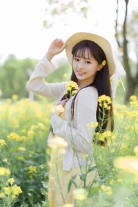 Golden Hour Glow: Ethereal Portrait Photography in Sun-Drenched Flower Fields – Art Language Vol.9109 featuring Model Xiao Yi-24
