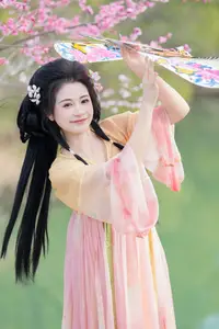 Shu Shu Jiang's Grace Amidst Blooming Plum Blossoms - YiTuYu Art Language Vol.8769-17