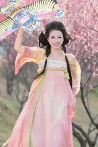 Shu Shu Jiang's Grace Amidst Blooming Plum Blossoms - YiTuYu Art Language Vol.8769-26