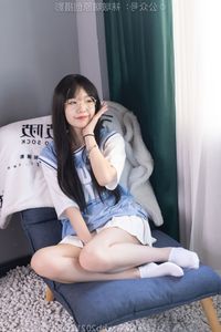 BoBoSocks No.561: Chinese Model Xiao Tiandou's Fresh Look with Sneakers and Short White Socks. Pure and Youthful Style.-18