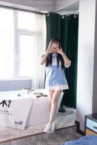 BoBoSocks No.561: Chinese Model Xiao Tiandou's Fresh Look with Sneakers and Short White Socks. Pure and Youthful Style.-9
