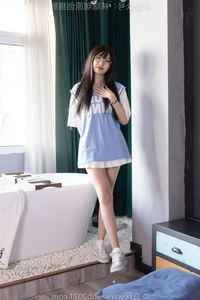 BoBoSocks No.561: Chinese Model Xiao Tiandou's Fresh Look with Sneakers and Short White Socks. Pure and Youthful Style.-17