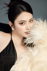 VGU No.21 Discover timeless elegance and captivating allure in modern fashion-6