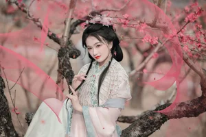 Spring Muse in Hanfu YiTuYu Art Language Vol.8879 Da Wai Wai Ge-11