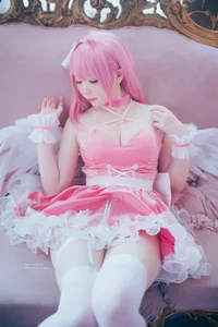 Stunning Dorothy NIKKE Cosplay by Shuang Yue Shimo: A High-Quality 27-Photo Gallery from Goddess of Victory-2