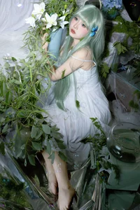 Ethereal Nature Portrait Photography: Duo Jin Sha Yu Zui Li in Art Language Vol.9287 – Aesthetic Moss-Inspired Fashion Editorial-2