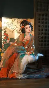Lin Yi Lan: Captivating Classical Beauty in YiTuYu Vol.8585 Artistic Collection-5