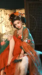 Lin Yi Lan: Captivating Classical Beauty in YiTuYu Vol.8585 Artistic Collection-14