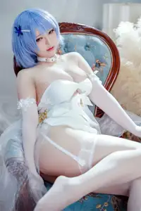 Coser Ban Ban Zi: Azur Lane Chapayev in White Knight's Melody Dress - Enchanting Beauty-14