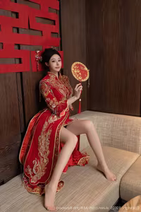 XiuRen No.10055: Xiao Dou Dou Dazzles in Traditional Red Wedding Dress, Capturing Asian Elegance.-6