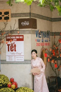 Experience the Charm of Hanoi Spring: Traditional Ao Dai Fashion in the Heart of Vietnam's Capital-12
