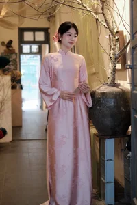 Experience the Charm of Hanoi Spring: Traditional Ao Dai Fashion in the Heart of Vietnam's Capital-2