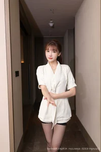 Elegant Sophistication: Lu Xuan Xuan in White Suit - XiuRen No.10650-16