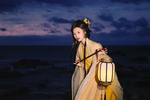 Elegant Moonlight Portrait Series: YiTuYu Art Language Vol.9290 Featuring Model Tian Tian – Aesthetic Photography Collection-11