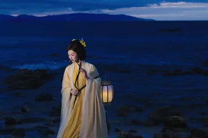 Elegant Moonlight Portrait Series: YiTuYu Art Language Vol.9290 Featuring Model Tian Tian – Aesthetic Photography Collection-13