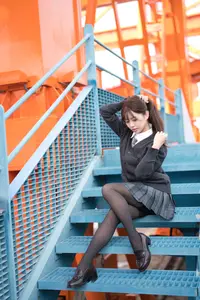 YiTuYu Vol.8824: Xiao Yi Schoolgirl Charm in Urban Setting - Captivating Youthful Elegance-28