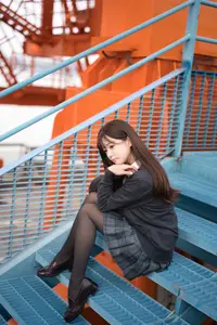YiTuYu Vol.8824: Xiao Yi Schoolgirl Charm in Urban Setting - Captivating Youthful Elegance-12