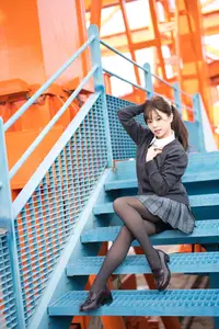 YiTuYu Vol.8824: Xiao Yi Schoolgirl Charm in Urban Setting - Captivating Youthful Elegance-1
