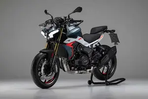 Unveiling the Benelli TNT 550 2026: A New Naked-Bike Masterpiece Debuting Soon. Will Vietnam Embrace This Exciting Launch?-6