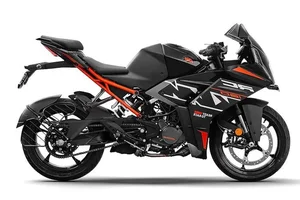 KTM RC 160 2026: The Bold Challenger to Yamaha R15-8