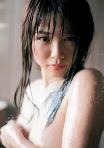 Suzuhara Riko: Radiant Smile On Green Grass Soft Warm Moments Of A Japanese Girl-4