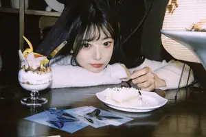 YiTuYu Vol.8549: Leng Ku Wang Ye's Dreamy Elegance in a White Sweater-15