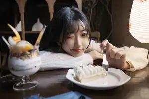 YiTuYu Vol.8549: Leng Ku Wang Ye's Dreamy Elegance in a White Sweater-3