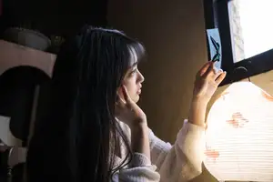 YiTuYu Vol.8549: Leng Ku Wang Ye's Dreamy Elegance in a White Sweater-7