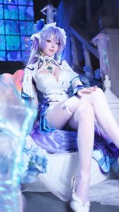 Dive into Wuthering Waves: Zouluyiao Zly's Enchanting Cantarella Cosplay - A Magical Frozen World Experience-1