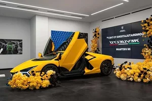 Lamborghini Revuelto: The Revolutionary V12 Plug-In Hybrid Supercar Redefining Italian Luxury and High-Performance Engineering-6