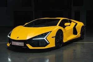 Lamborghini Revuelto: The Revolutionary V12 Plug-In Hybrid Supercar Redefining Italian Luxury and High-Performance Engineering-4