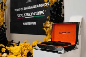 Lamborghini Revuelto: The Revolutionary V12 Plug-In Hybrid Supercar Redefining Italian Luxury and High-Performance Engineering-8