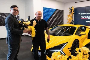 Lamborghini Revuelto: The Revolutionary V12 Plug-In Hybrid Supercar Redefining Italian Luxury and High-Performance Engineering-2