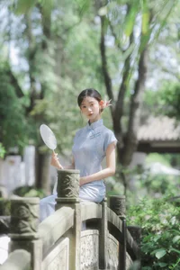 Modern Muse: The Captivating Cool Chinese Aesthetics of Tong Xuan Qi-0