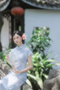 Modern Muse: The Captivating Cool Chinese Aesthetics of Tong Xuan Qi-32