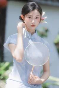 Modern Muse: The Captivating Cool Chinese Aesthetics of Tong Xuan Qi-33