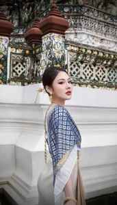 The Timeless Beauty of the Vietnamese Ao Dai: A Look Back at Student Icon Trần Nguyễn Triệu Vy’s Stunning Style Evolution-1
