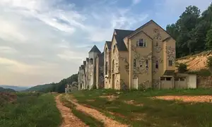 Mystery Resort: A Decade-Long Abandoned Villa Village, Haunting Scene-5