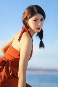 YiTuYu Vol.8522: Yi Ming's Captivating Beauty Under Golden Hour Sun-17
