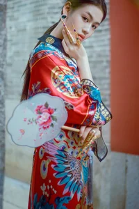 Timeless Elegance of Man Li by the Red Wall - YiTuYu Vol.8871-30