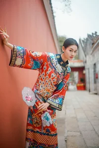 Timeless Elegance of Man Li by the Red Wall - YiTuYu Vol.8871-15