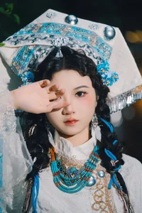 Ethereal Beauty of Xiao Lin: A Poetic Blend of Tradition and Modern Art-11